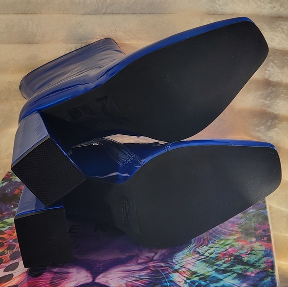 CAPE ROBBIN Blue Hayward Blue Patent Chunky Heel Boots - Picture 7 of 10